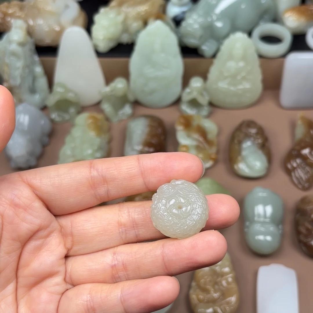 颈饰未镶嵌和田玉