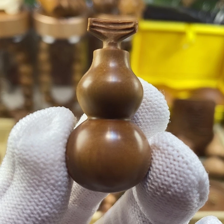 檀香木吊坠老山檀香招财葫芦奶甜精品