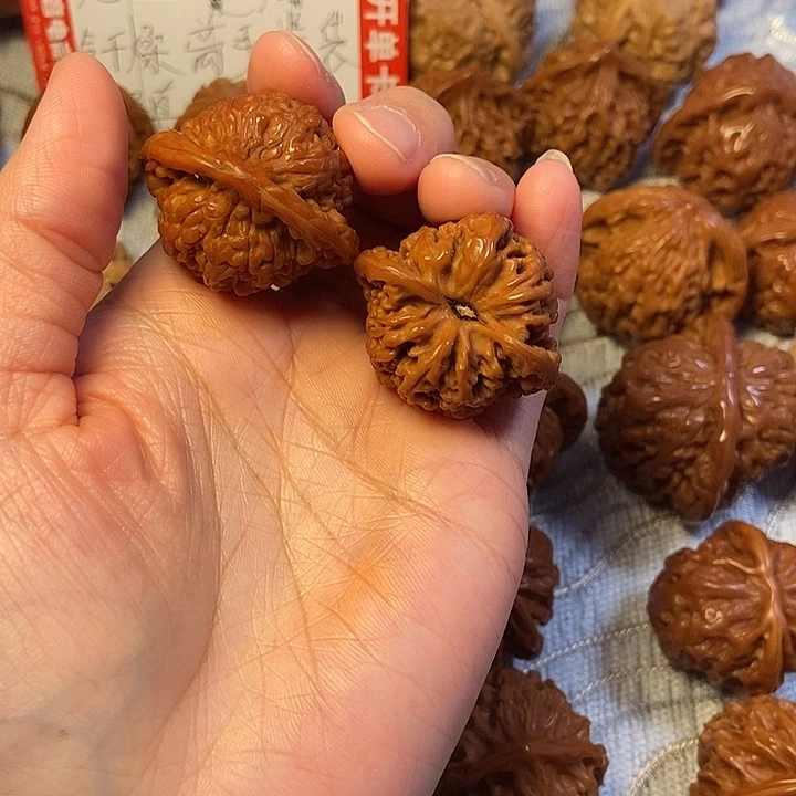 吊坠文玩核桃34满天星