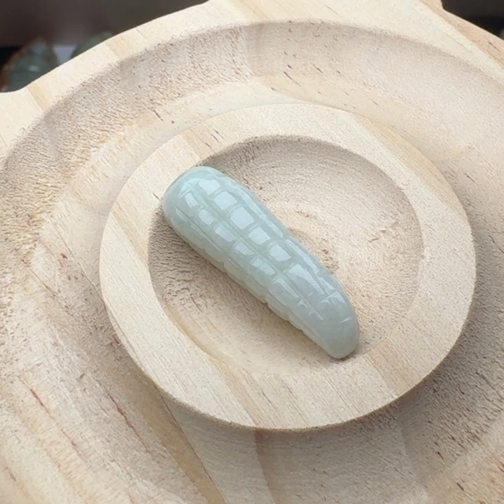 翡翠未镶嵌颈饰吊坠