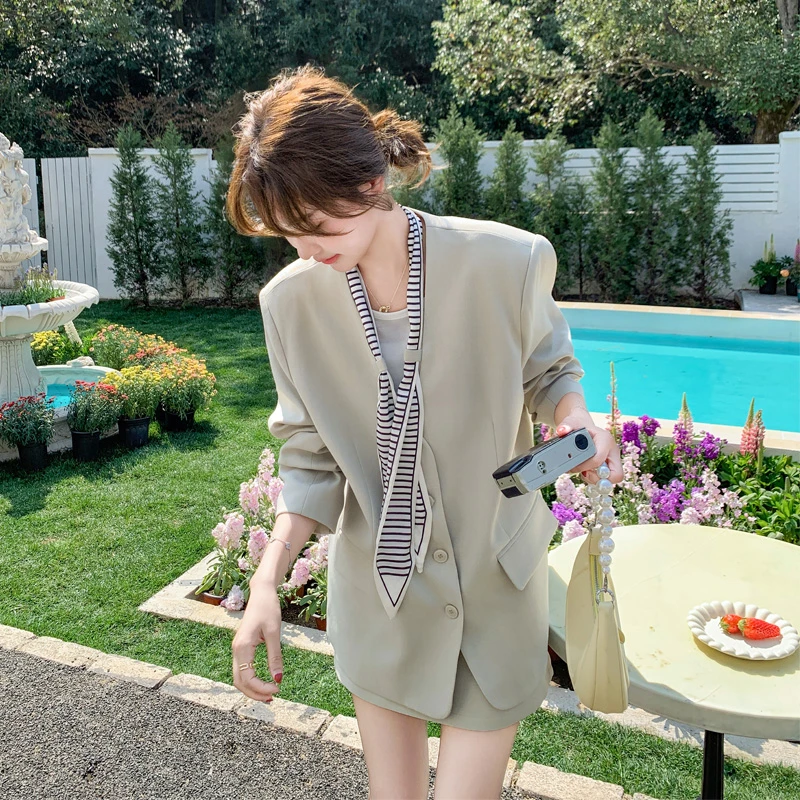 丝巾西装套装裙女2025春夏新款极简风韩系穿搭时髦气质西服短裙潮