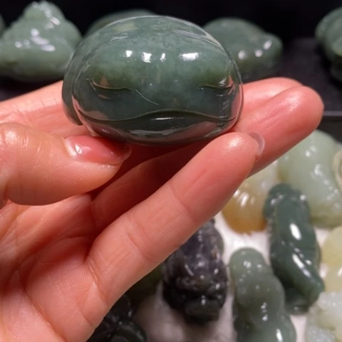 颈饰未镶嵌和田玉（糖玉）s***y