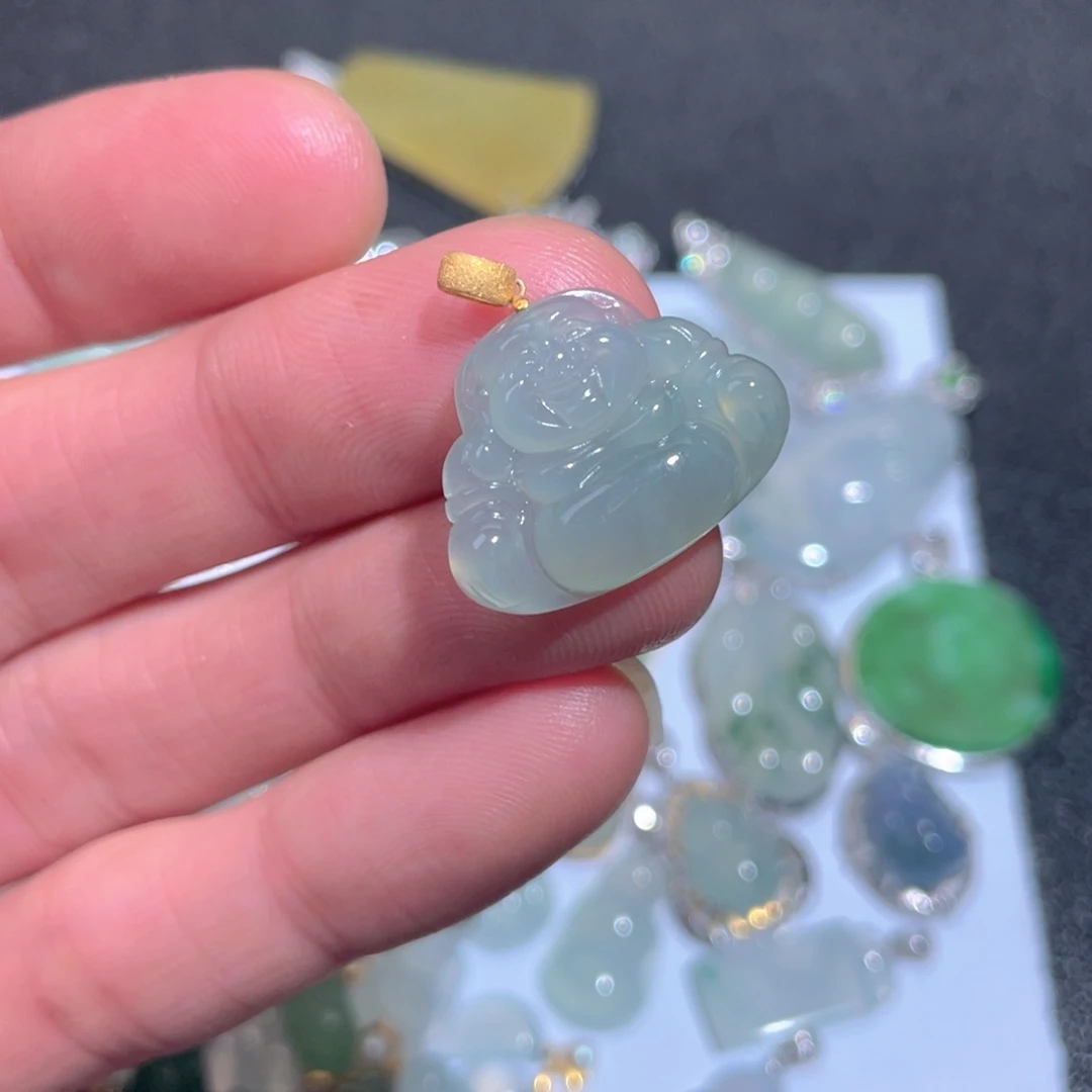 翡翠颈饰18K金镶嵌翡翠