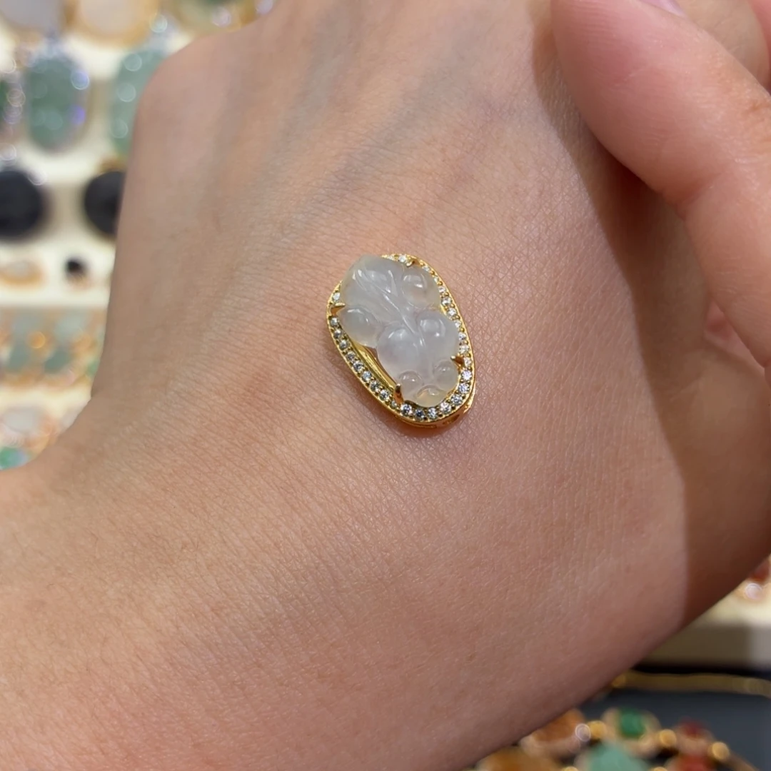 翡翠银S925镶嵌颈饰金鱼路路通