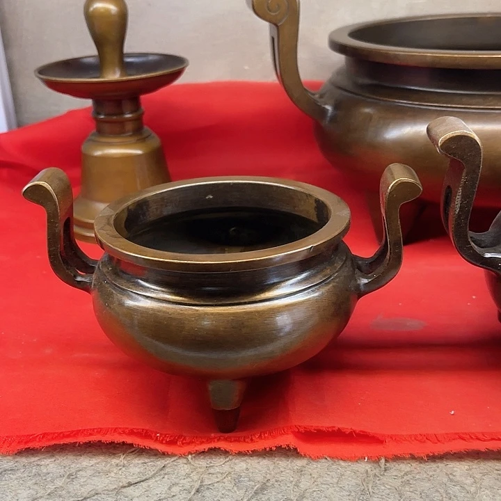 咯哦里咯嗯的摸摸呢