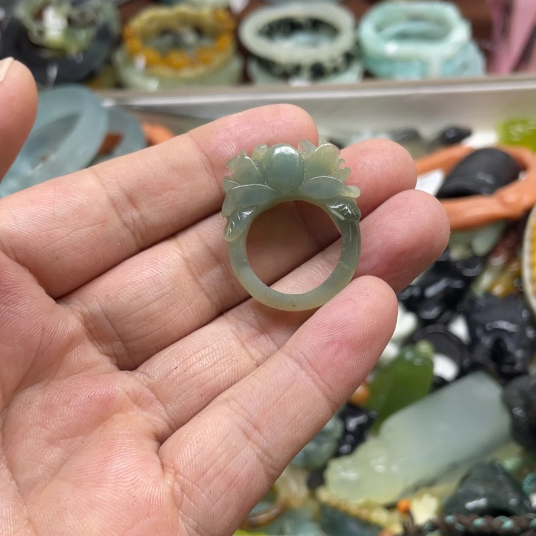 颗***颗蛇纹石玉未镶嵌戒圈