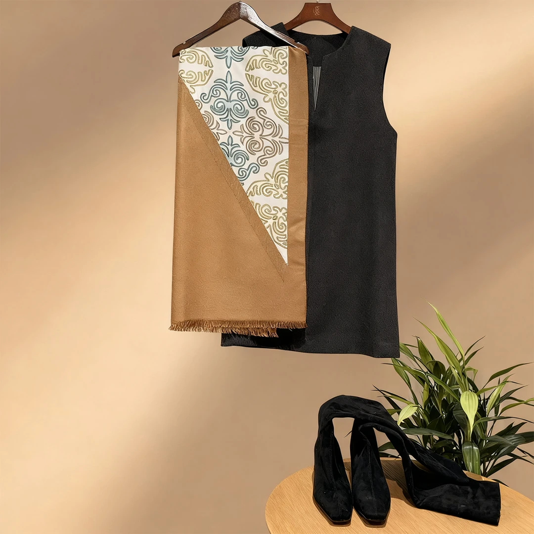 羿唐丝绸原创设计【鹰姿克纹】国庆中秋送礼丝绸真丝披肩女洋气时尚