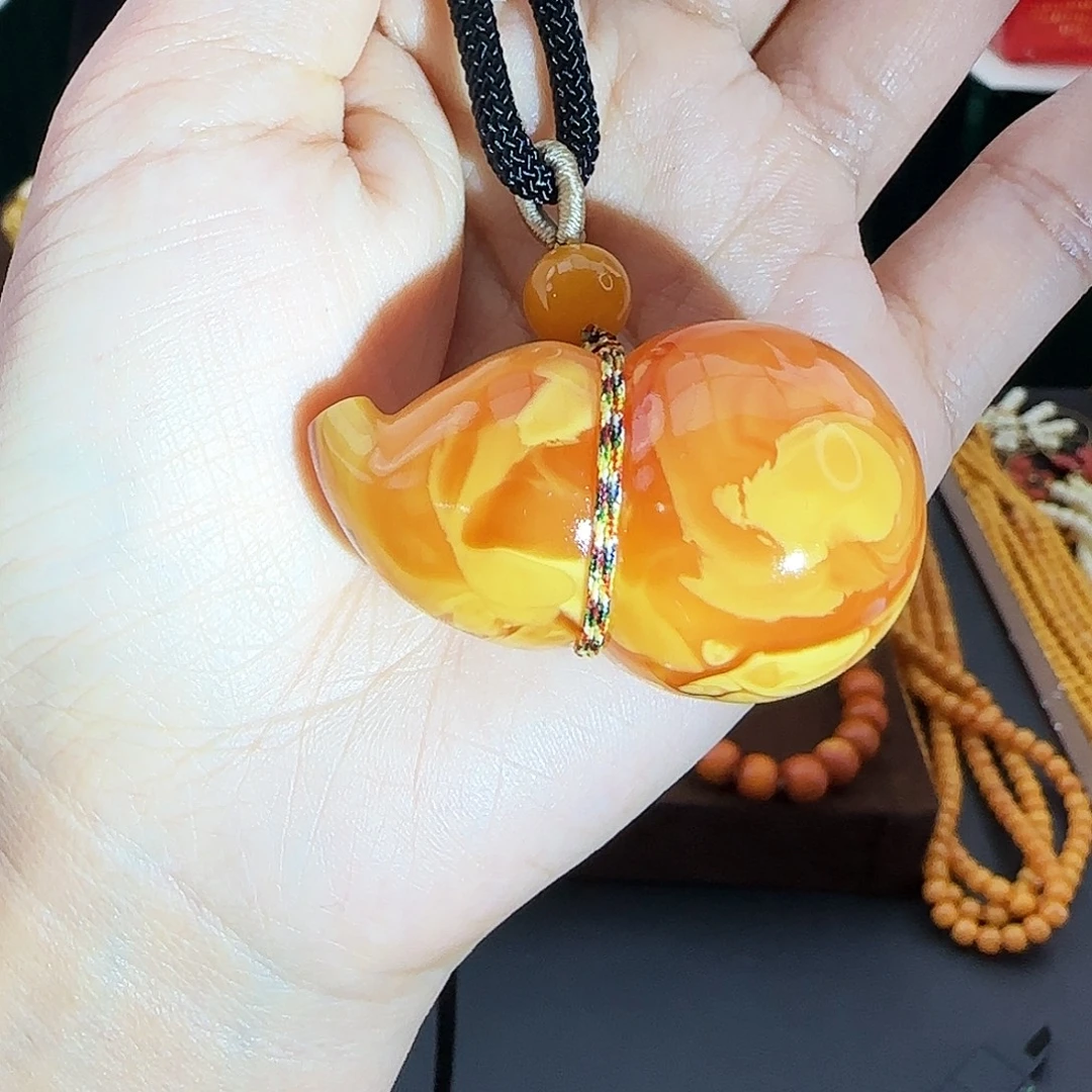 琥珀未镶嵌颈饰吊坠