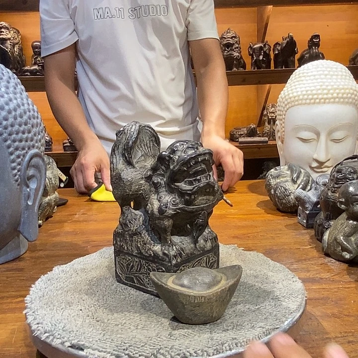 西安石山西青石狮子