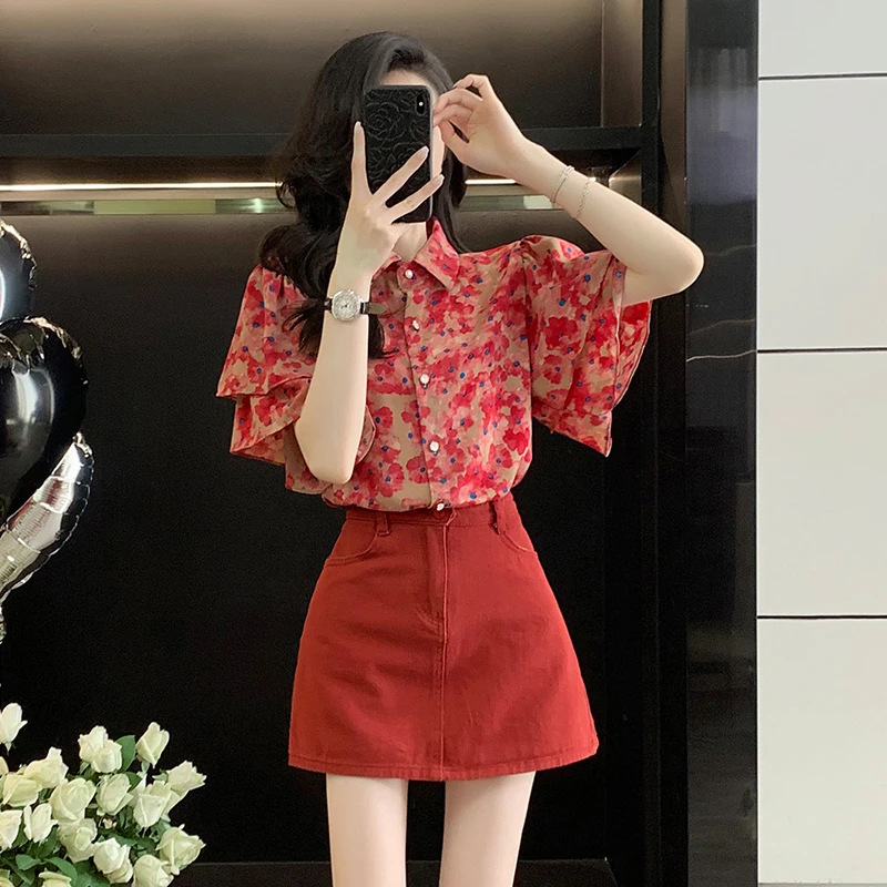 小个子穿搭一整套女夏季时尚洋气红色碎花短袖衬衫牛仔短裙两件套