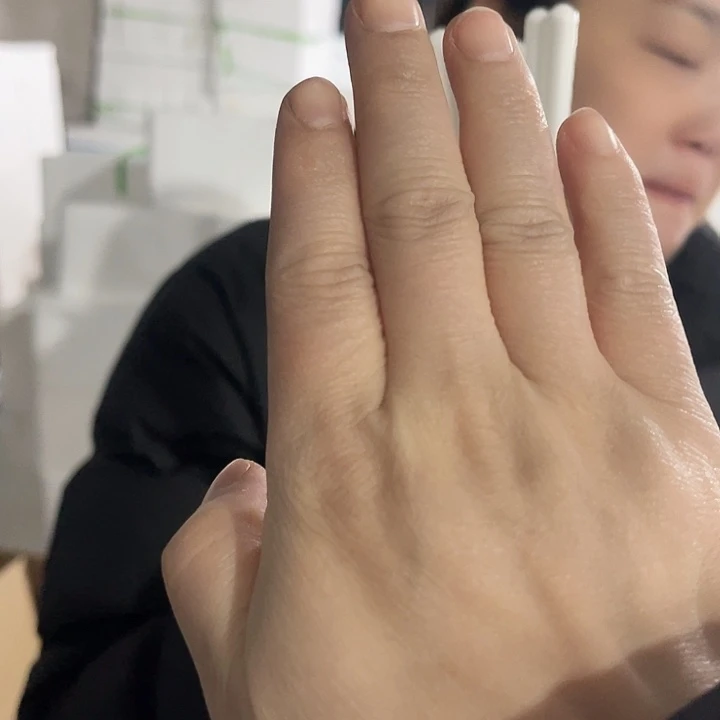 绯***色瓷片高白泥马克一个，包邮，容量350