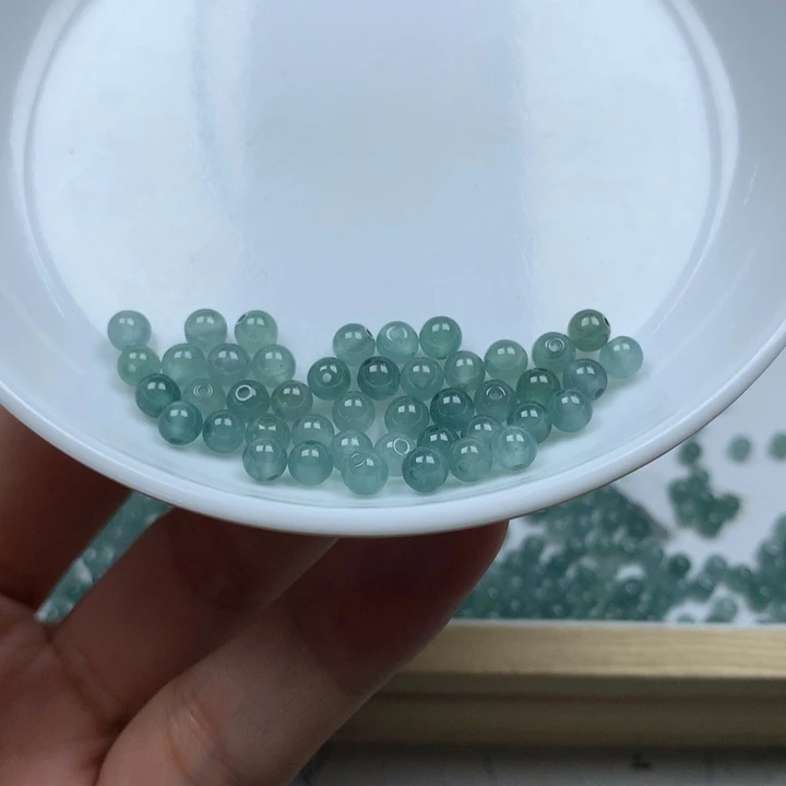 翡翠颈饰未镶嵌卡4➕。40颗