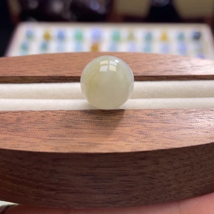 散珠翡翠特色秋香色圆珠卡13mm