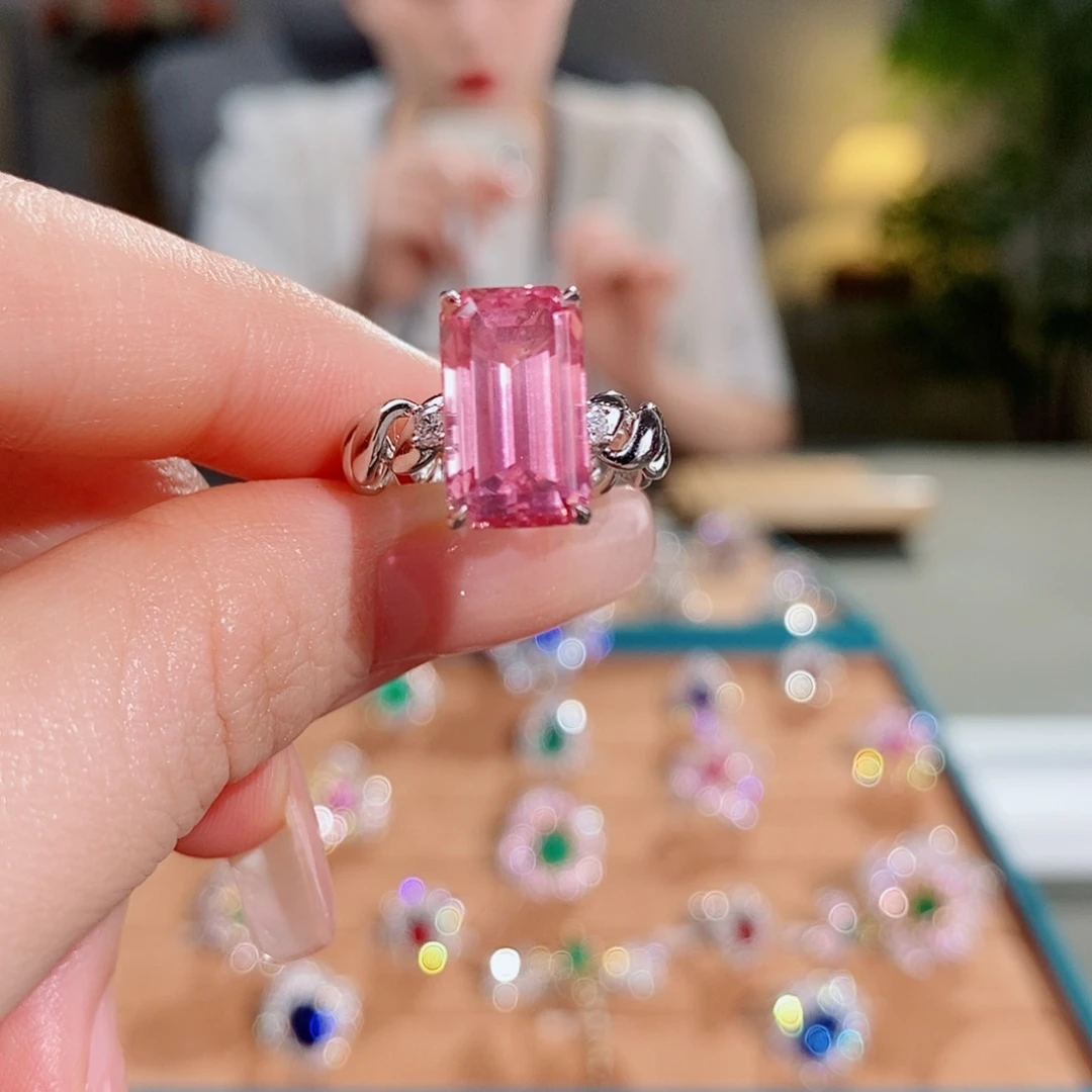 戒指18K金镶嵌碧玺5.91ct