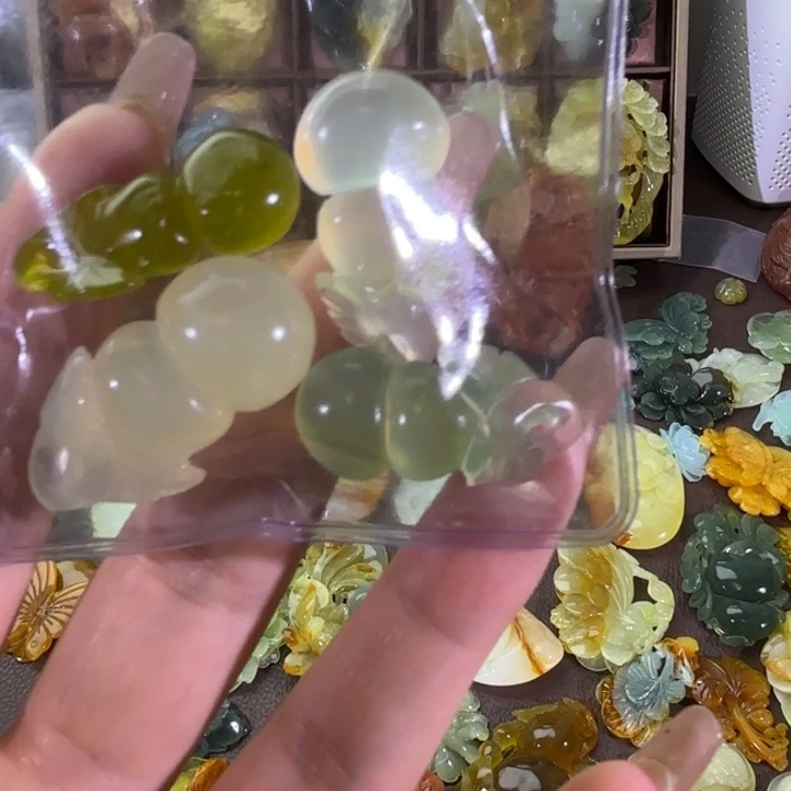 未镶嵌蛇纹石玉颈饰