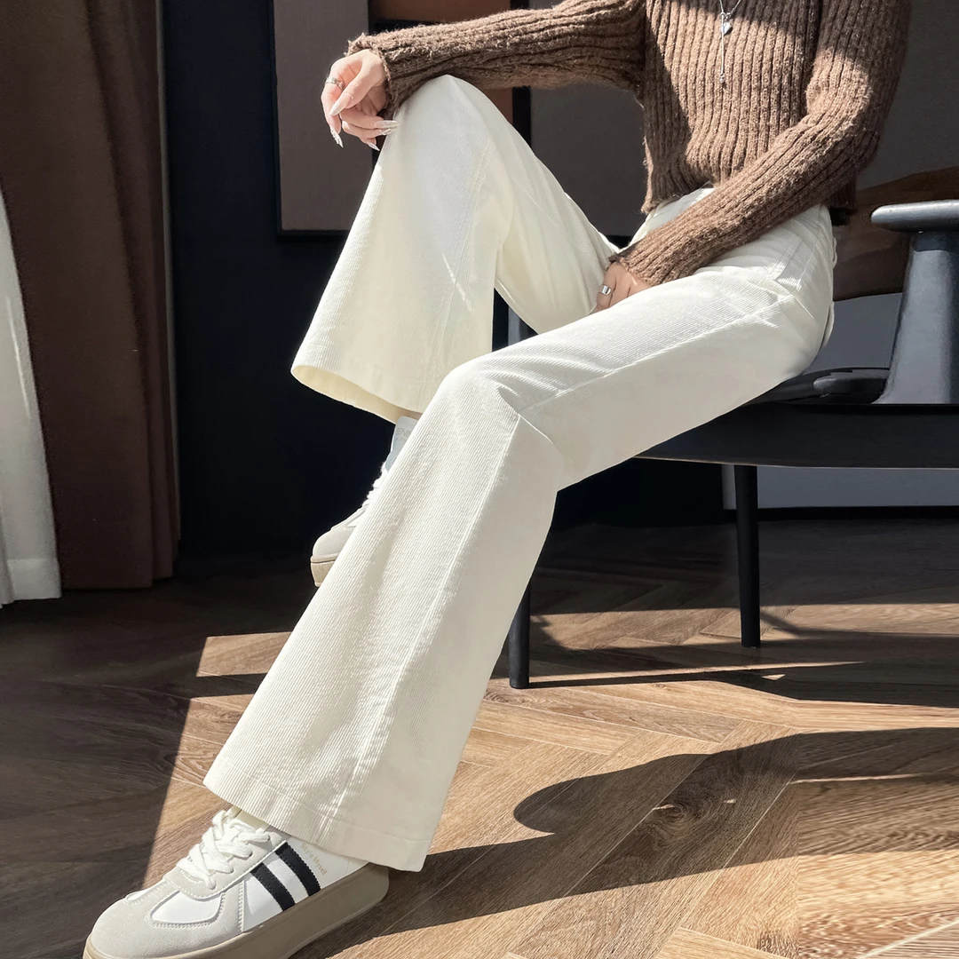 灯芯绒微喇裤女2025新款秋冬高腰显瘦修身直筒白色裤子马蹄喇叭裤