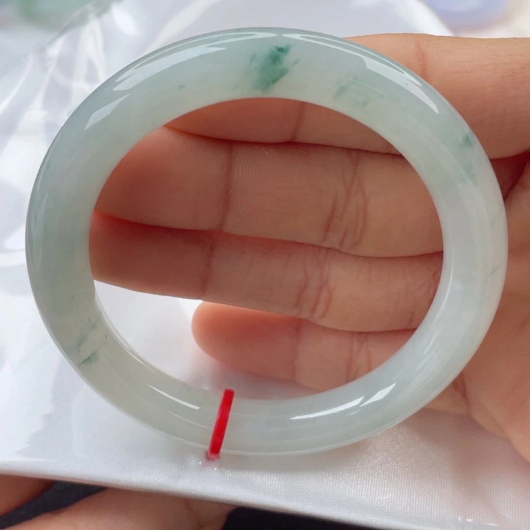 翡翠手镯（圆镯）未镶嵌