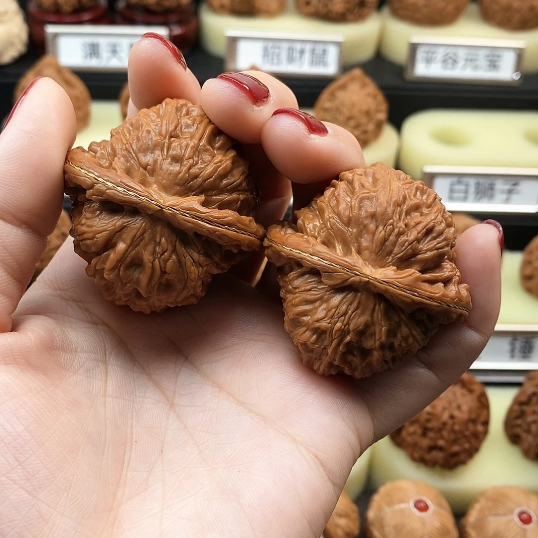 文玩核桃把件没**.白狮子942