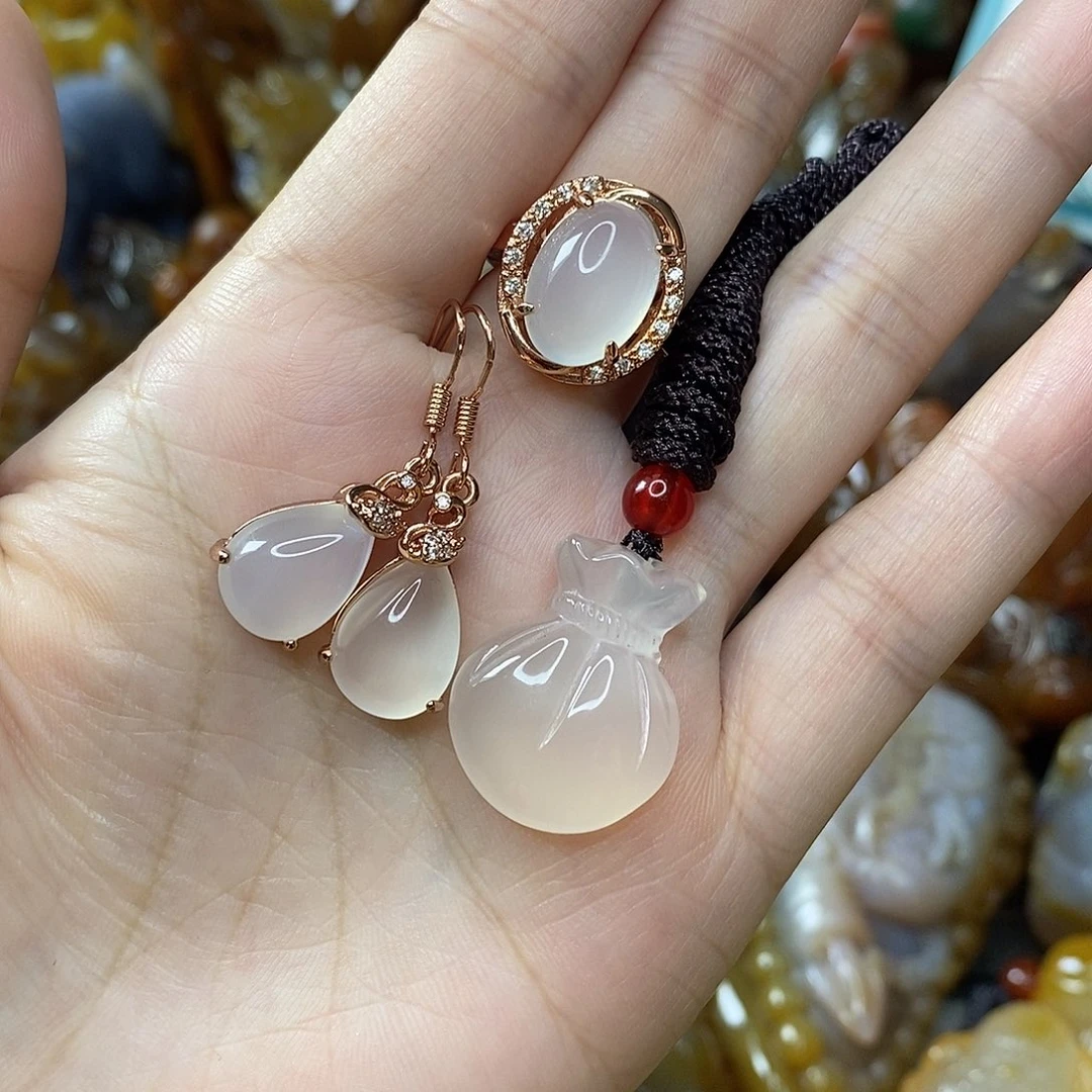 玛瑙/玉髓未镶嵌吊坠