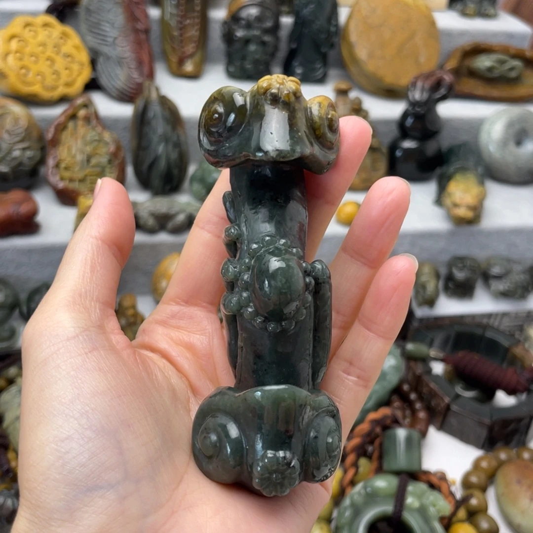 岫岩河磨玉（透闪石质玉）未镶嵌把件