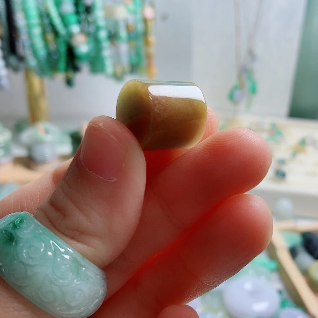 翡翠未镶嵌颈饰16卡15