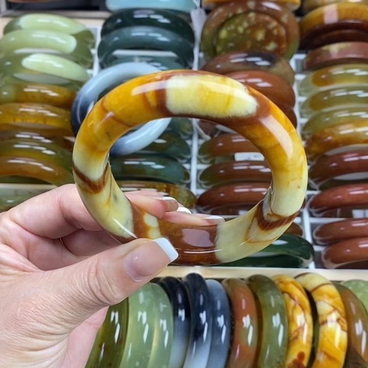 蛇纹石玉未镶嵌手镯57