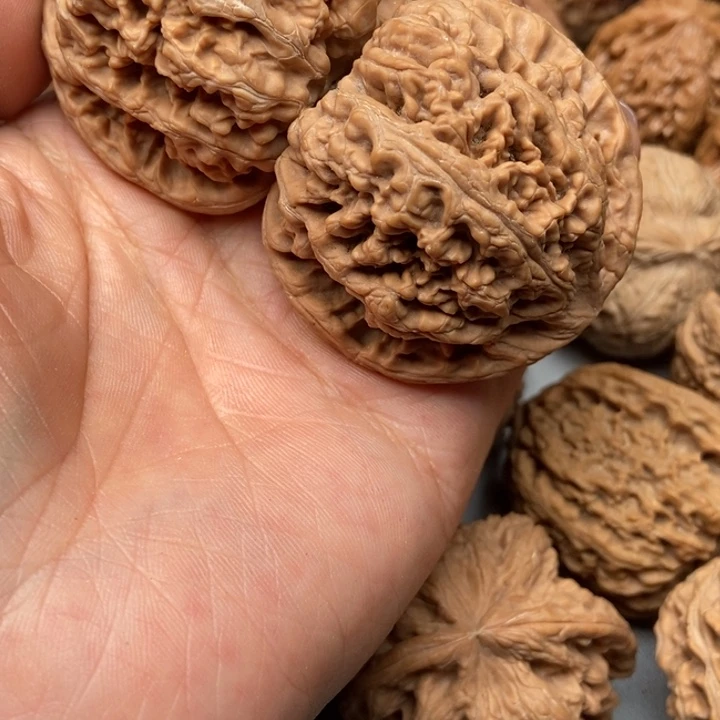 文玩核桃把件凹*汁粗筋