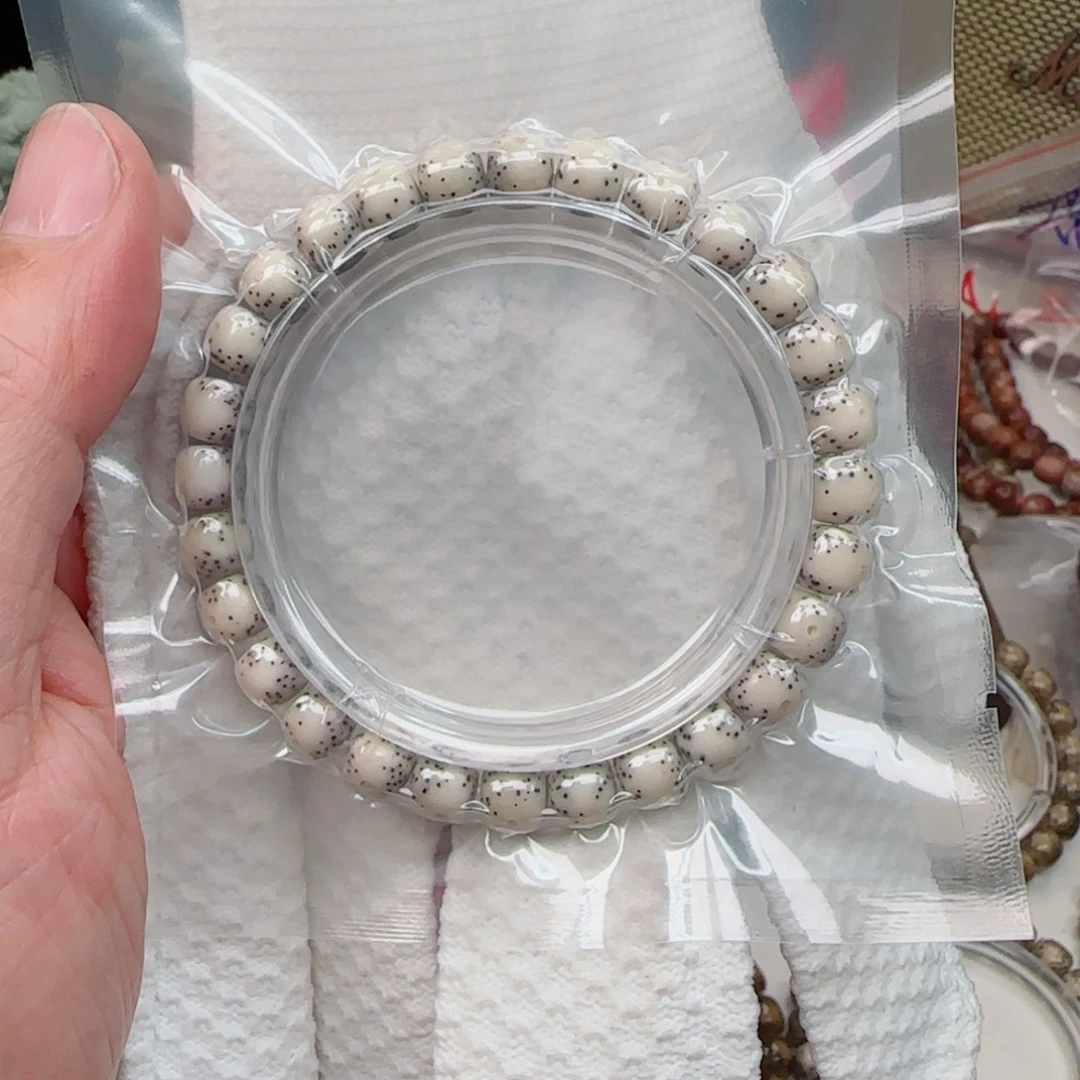 手串星月菩提骨瓷白大留白