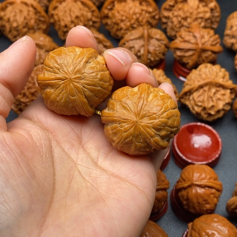 【闪购商品】文玩核桃把件金蟾尊三棱