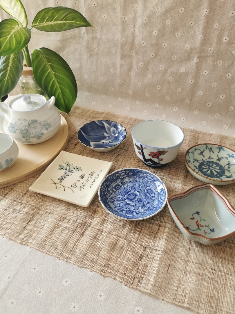 日本陶瓷小碗 复古家用零食碗 点心盘 青花缠枝纹瓷碗 日式小吃碟