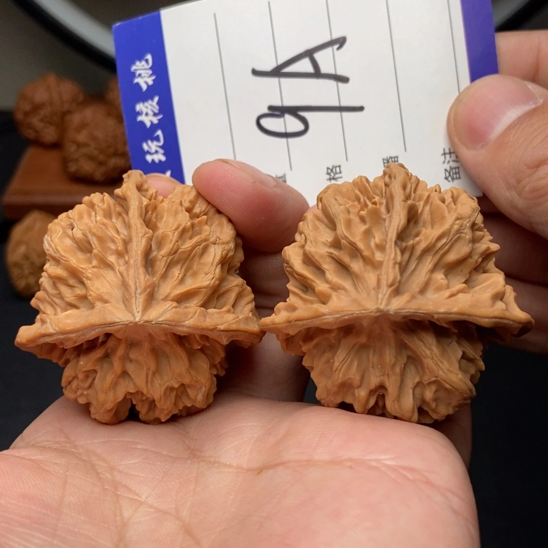 文玩核桃吊坠49帝王三棱