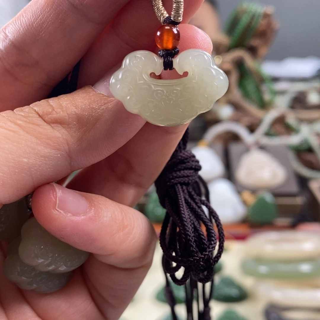 和田玉未镶嵌挂件