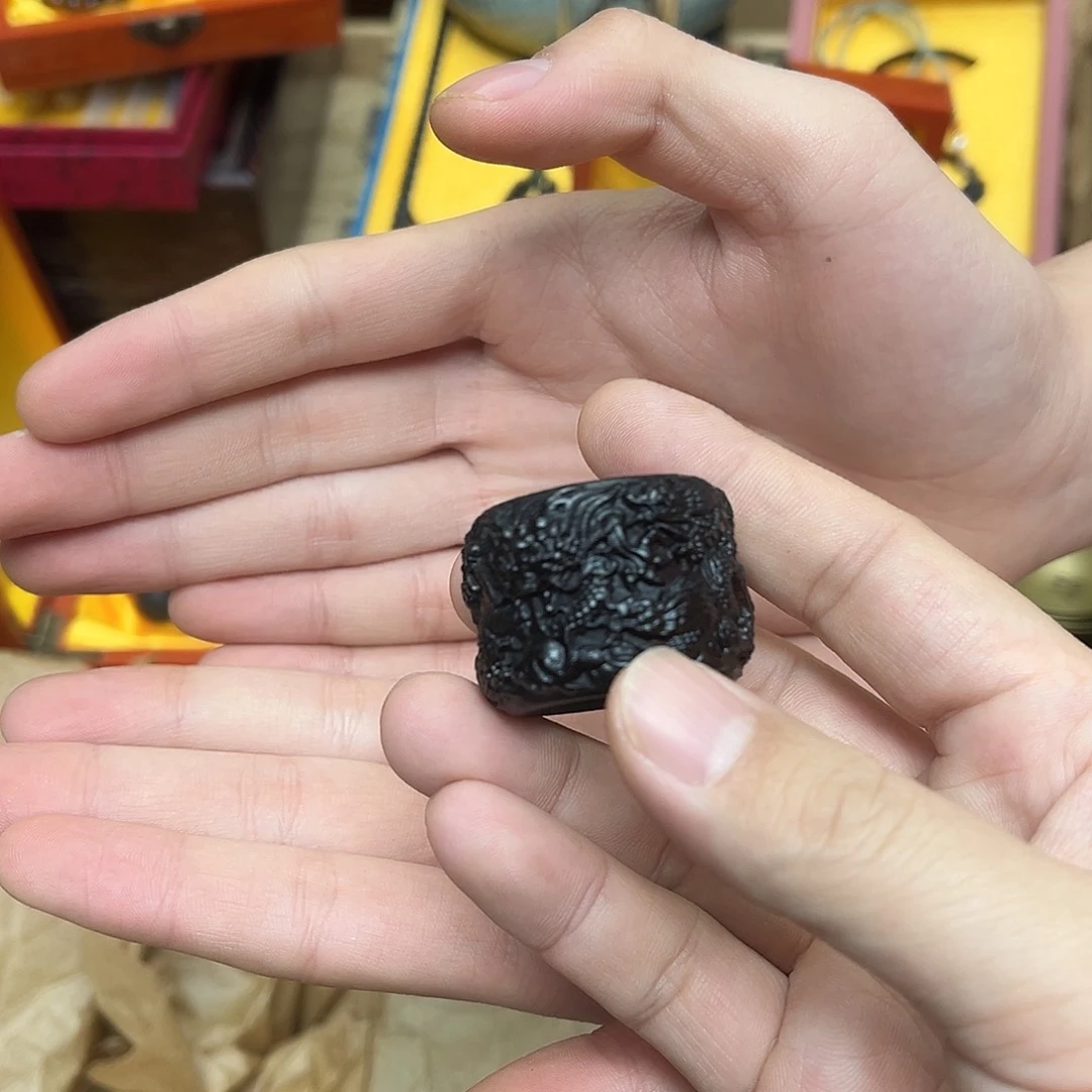 大叶紫檀（黑酸枝木类）