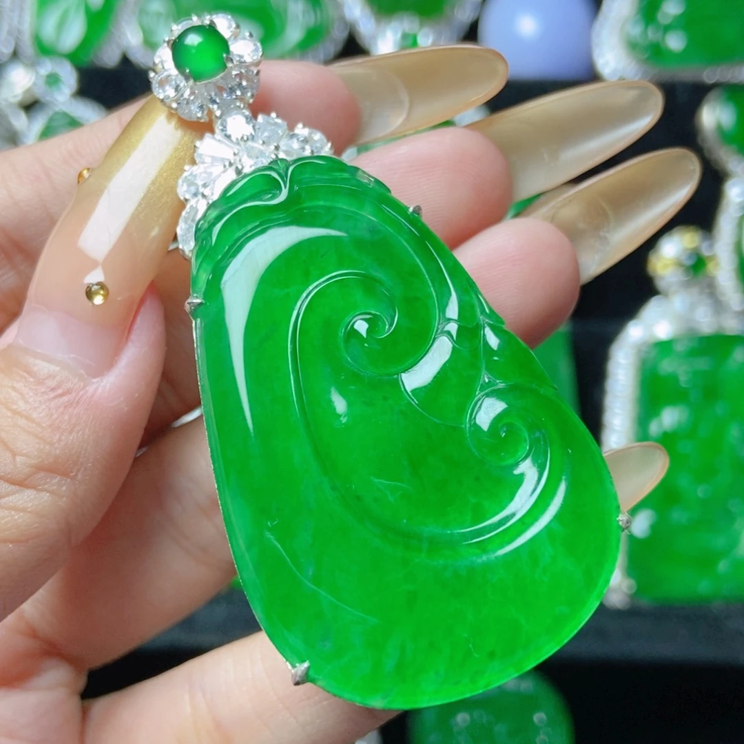 颈饰银S925镶嵌翡翠