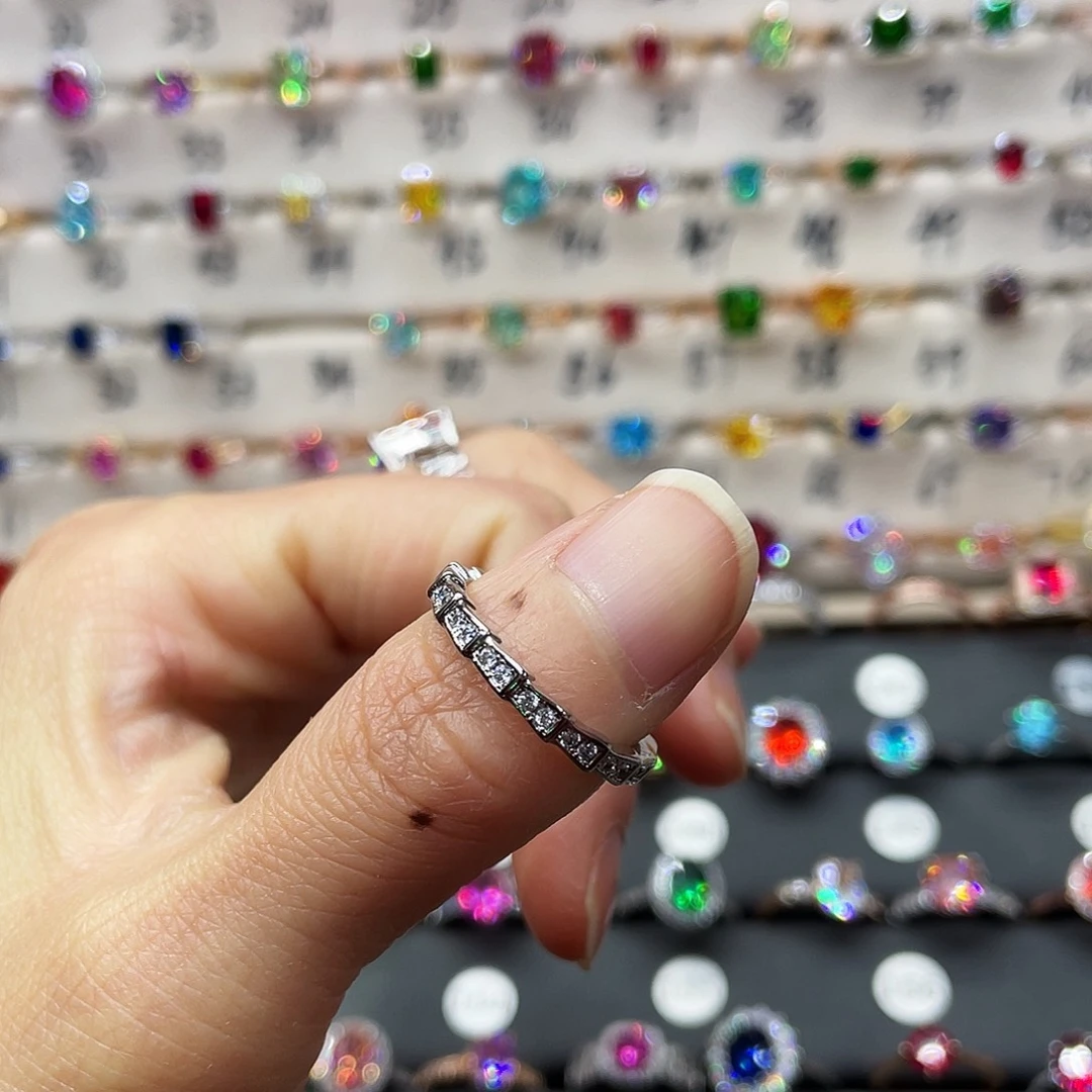 2红宝石（处理）16圈闭口戒指