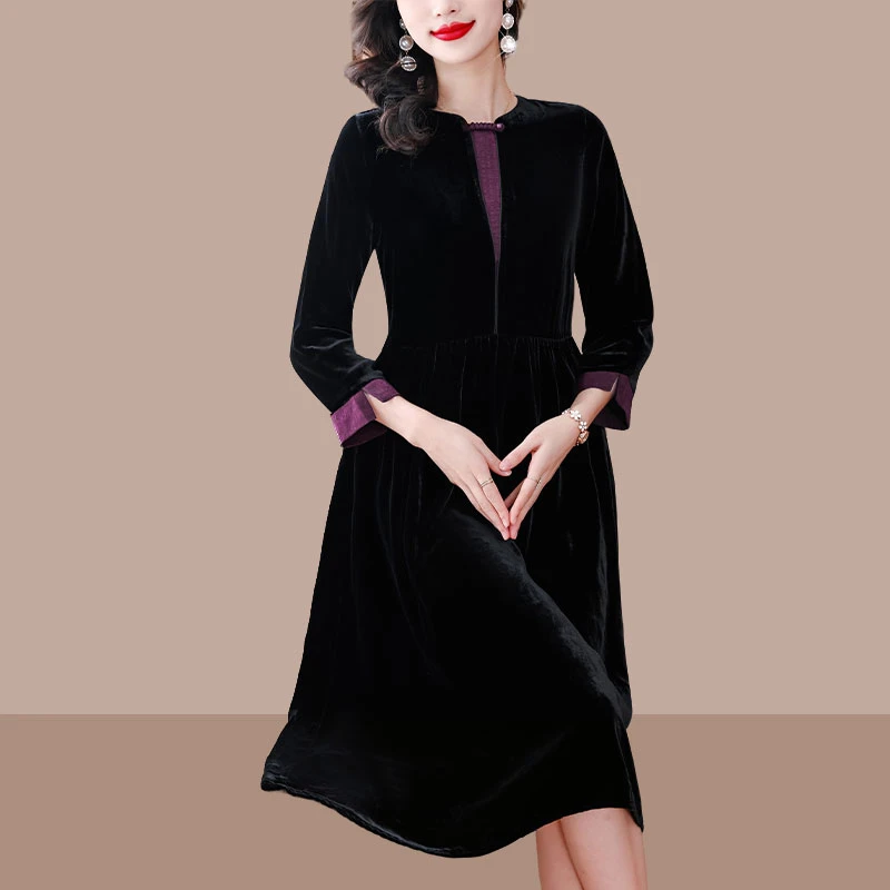 复古丝绒连衣裙女2025秋季时尚新洋气通勤百搭修身显瘦年轻中长裙