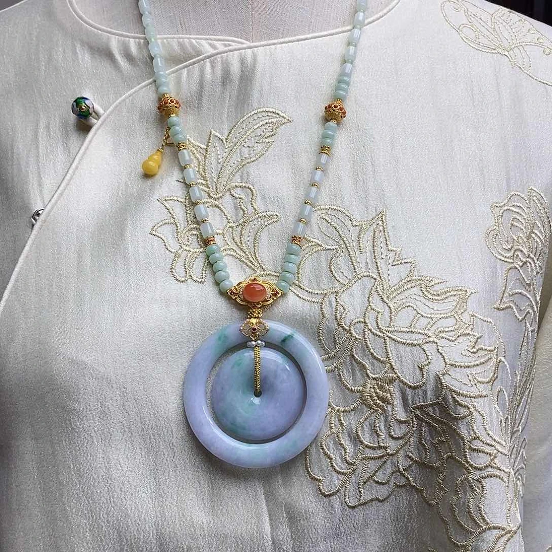 翡翠颈饰未镶嵌天然