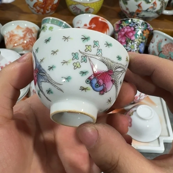 景德镇陶瓷摆件展品