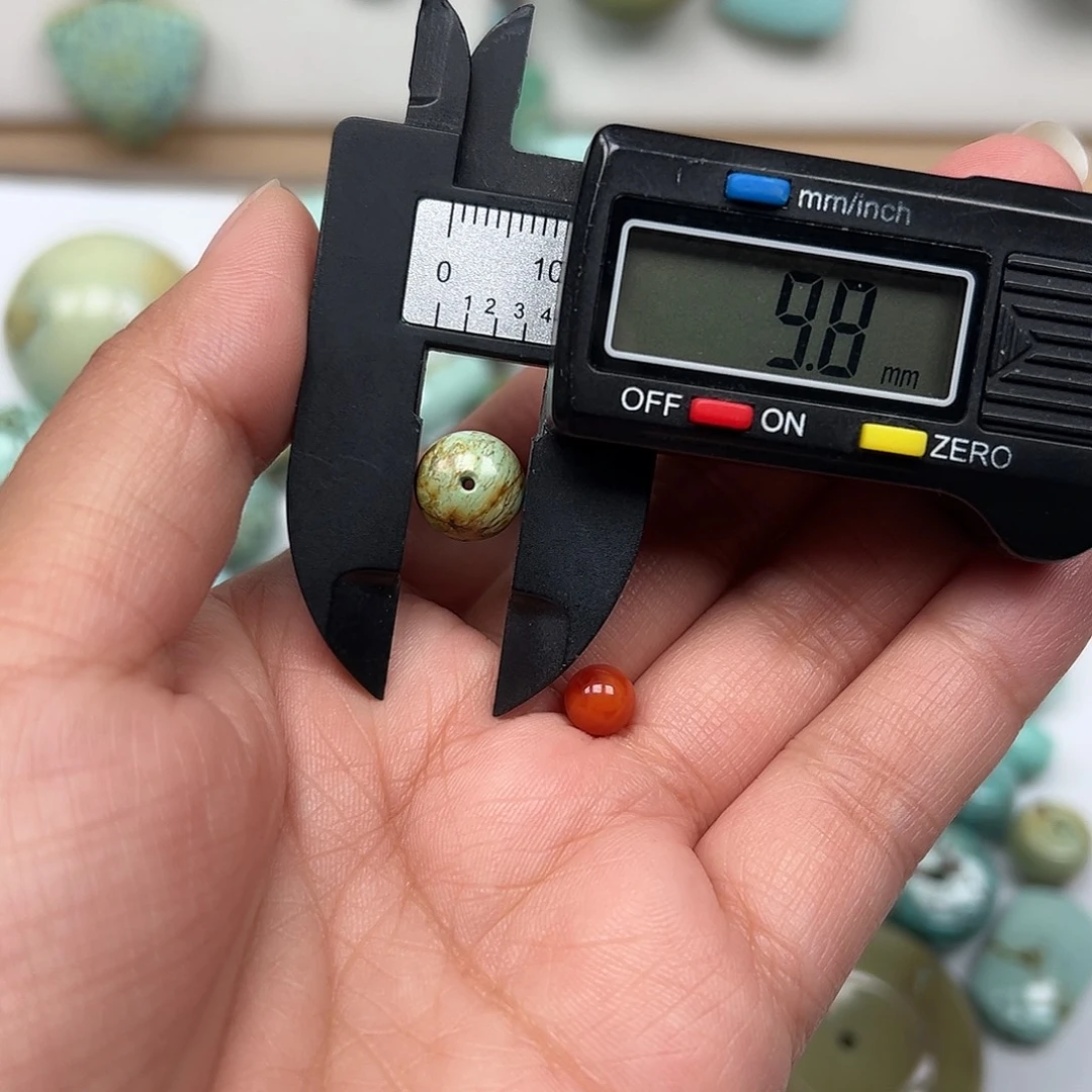 南红玛瑙未镶嵌珠宝奇石