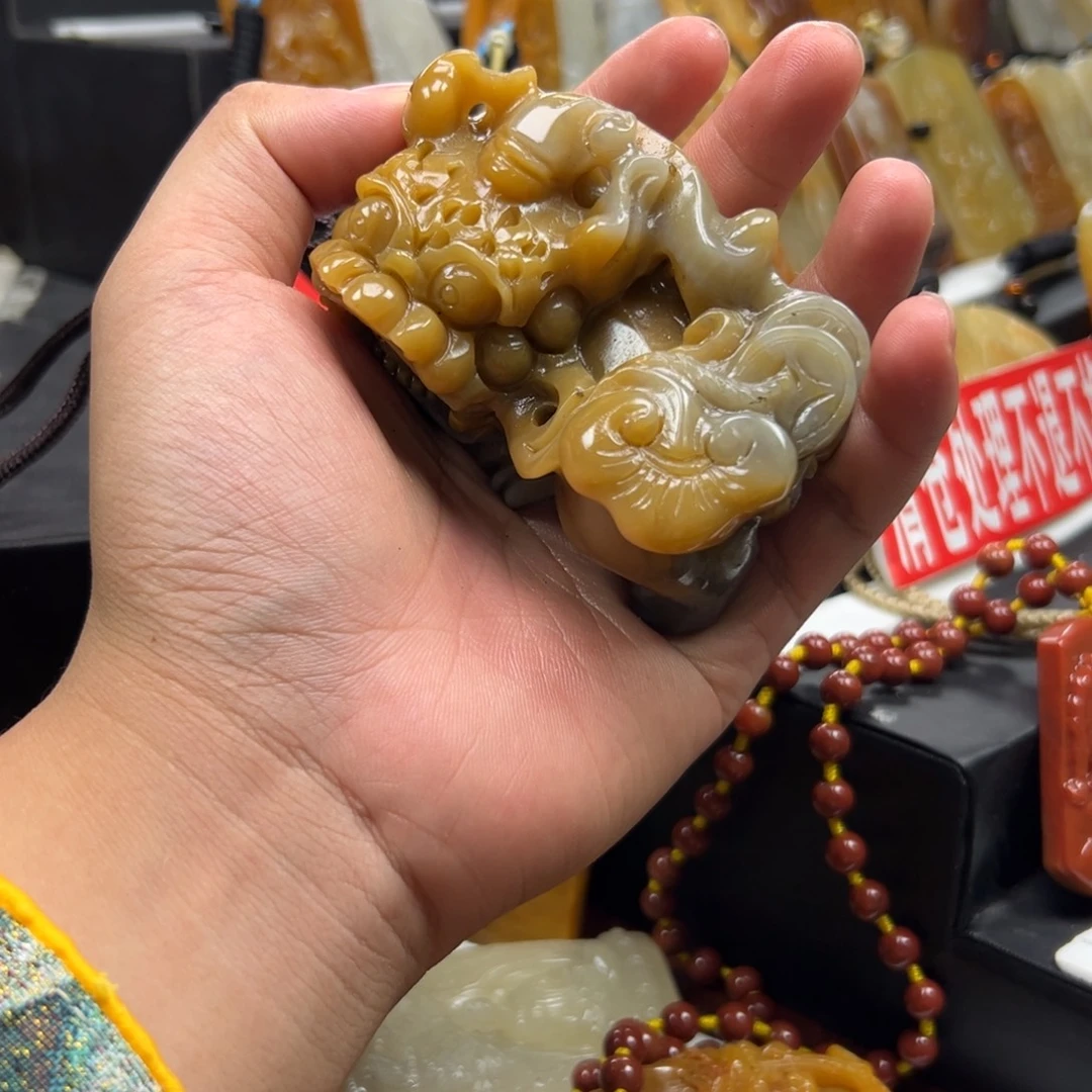 石英质玉（黄龙玉）未镶嵌多样性发货，发其一