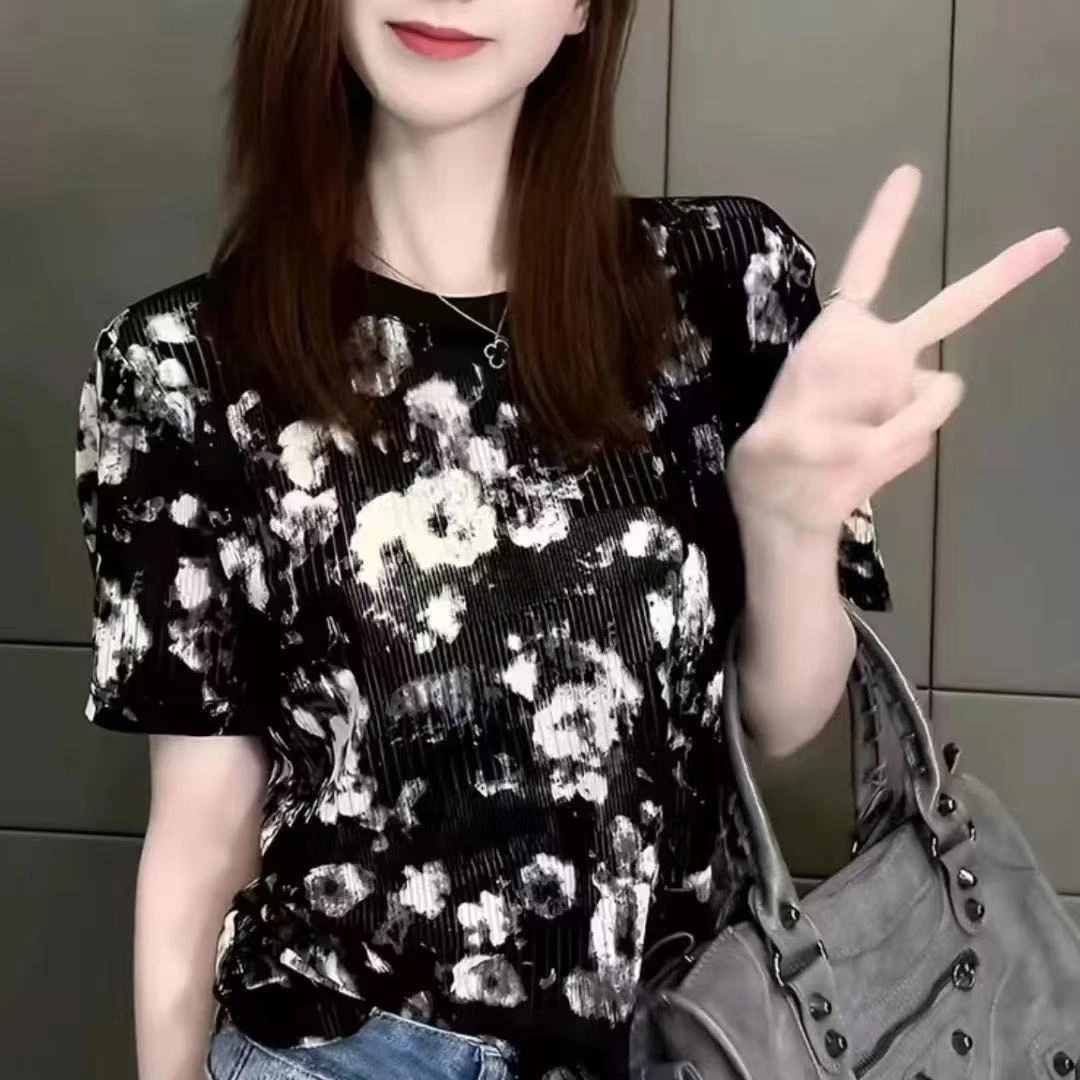 新款黑色玫瑰花短袖