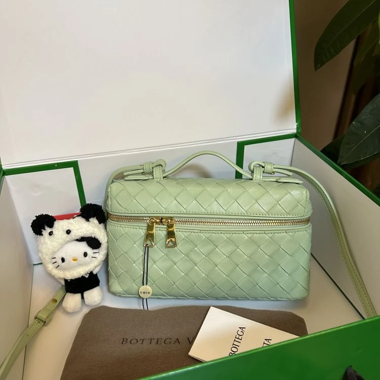 95新/葆蝶家/C8859065192/[251207zbb]