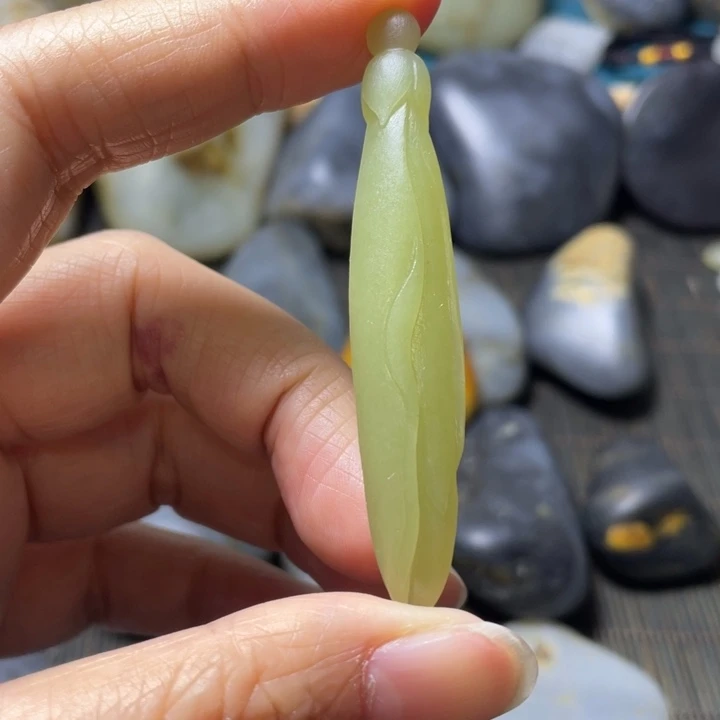 超***顺和田玉未镶嵌颈饰