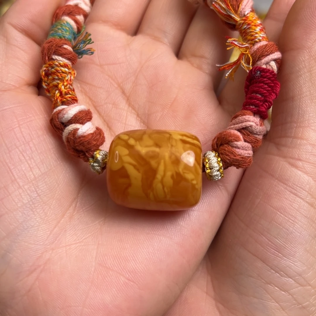 如***游蜜蜡未镶嵌裸石蜜蜡