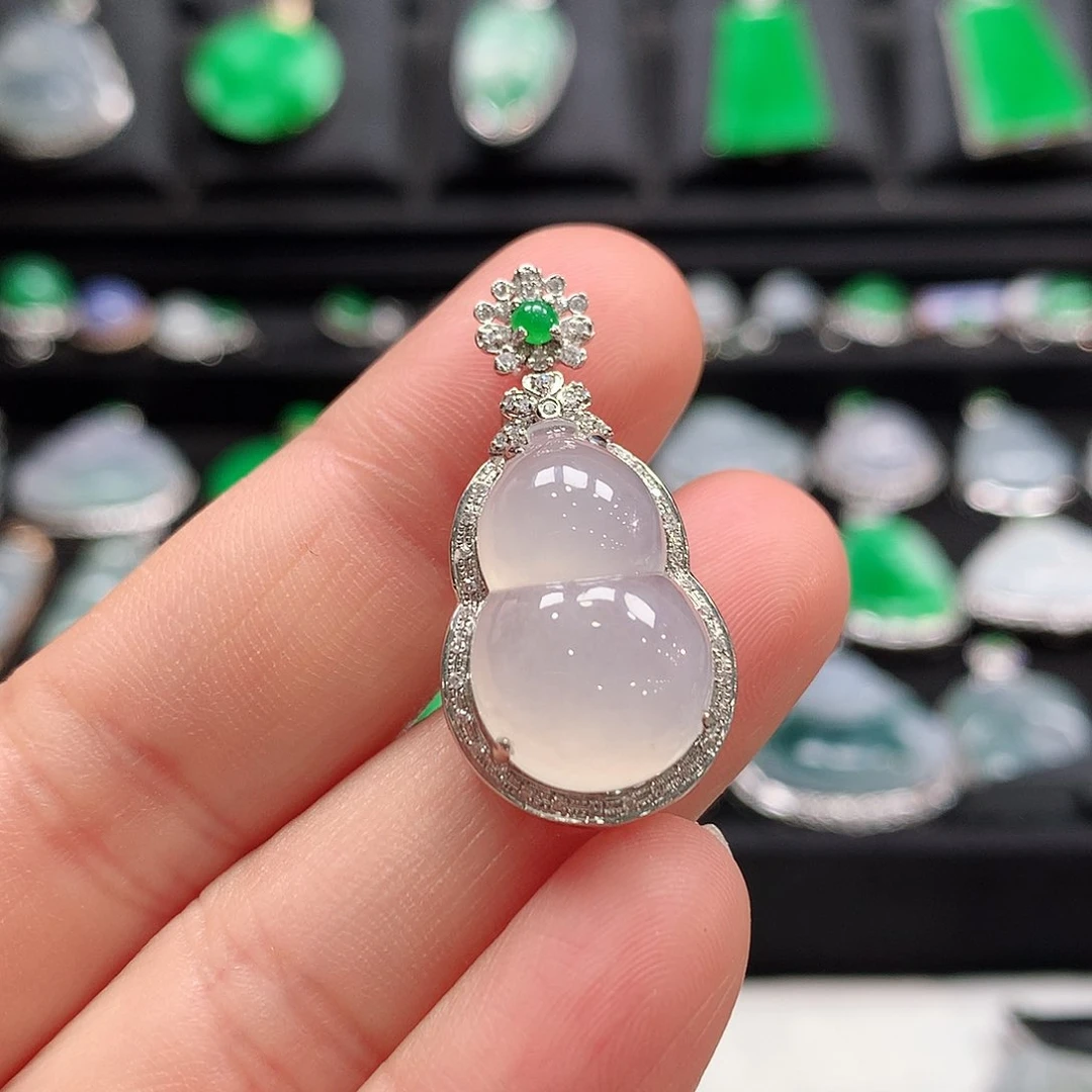 翡翠颈饰18K金镶嵌葫芦