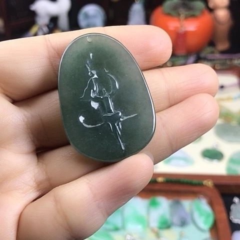 翡翠颈饰未镶嵌悟道
