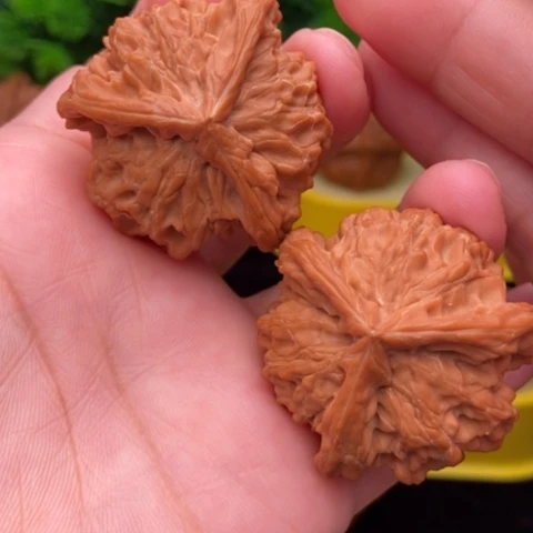 把件文玩核桃三棱39全品