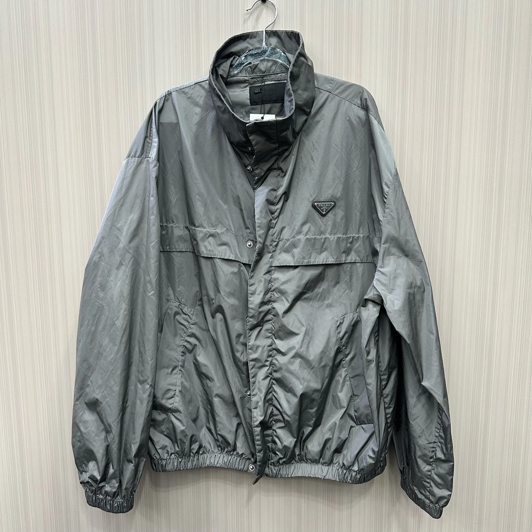 99新 Prada/普拉达 三角标尼龙外套 尺码：M 10151