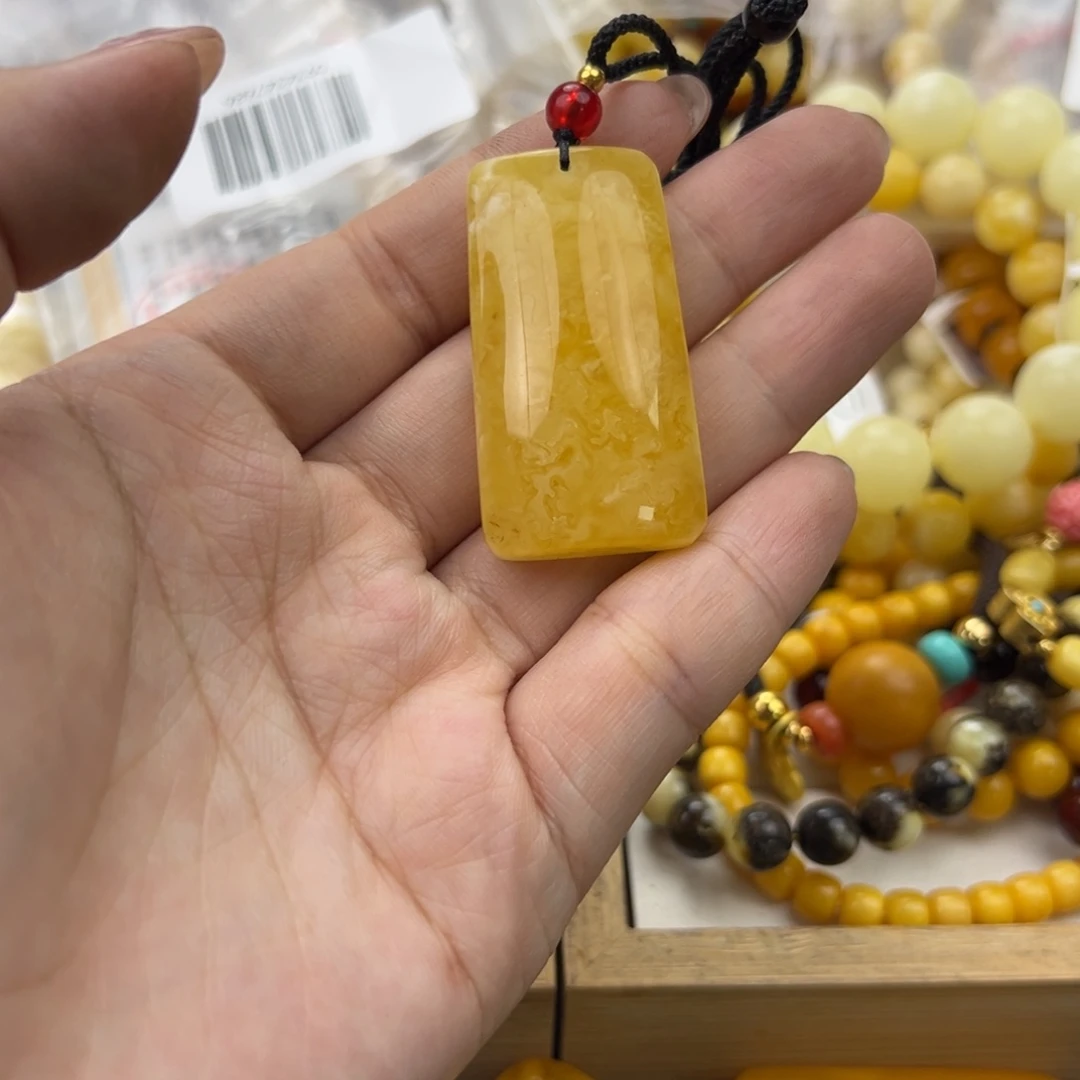 琥珀珠宝奇石未镶嵌