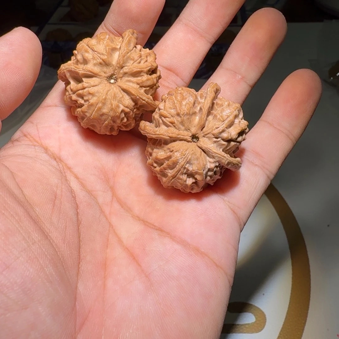 吊坠文玩核桃三棱